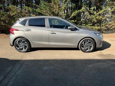 Używany Hyundai i20 Premium 2022 Brązowy Hatchback