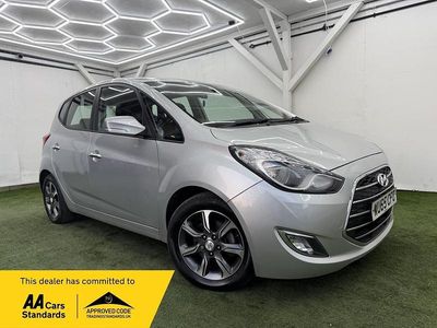 Used Hyundai ix20 SE 90 HP (66 kW) 2015 Silver Hatchback