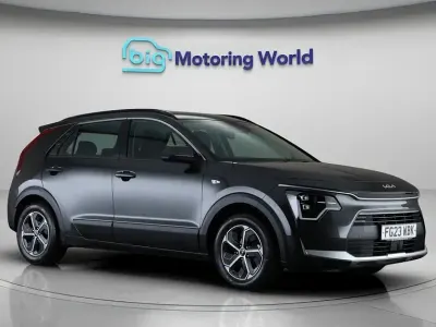 Używany Kia Niro 139 KM (102 kW) 2023 Szary SUV