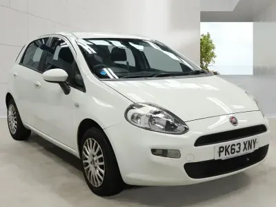 Used Fiat Punto Pop 69 HP (50 kW) 2013 White Hatchback