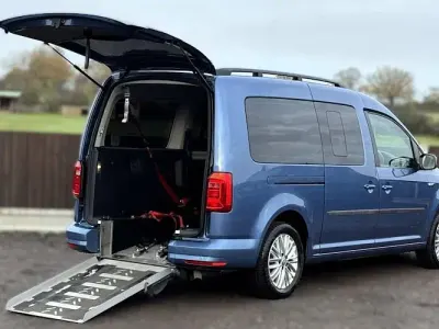 Used VW Caddy 102 HP (75 kW) 2018 Blue MPV