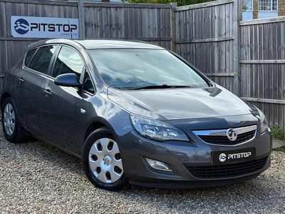 Second-hand Vauxhall Astra 130 CP (95 kW) 2012 Gri Hatchback