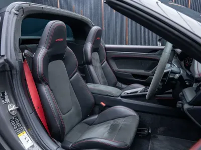 Usado Porsche 992 2022 Cinzento Cabrios