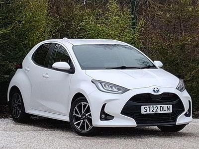 Usado Toyota Yaris Hybrid Design 116 HP (85 kW) 2022 Branco Citadino