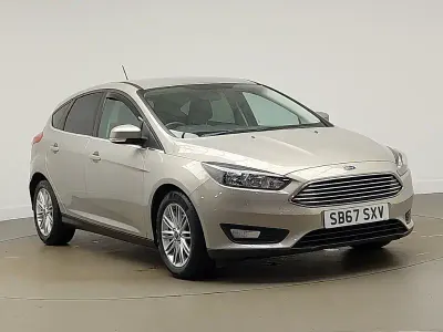 Second-hand Ford Focus Zetec 125 CP (91 kW) 2017 Argintiu Hatchback