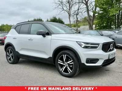 Begagnad Volvo XC40 R-Design 163 HK (119 kW) 2020 Vit SUV