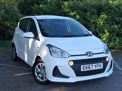 Used Hyundai i10 SE 66 HP (48 kW) 2017 White Hatchback