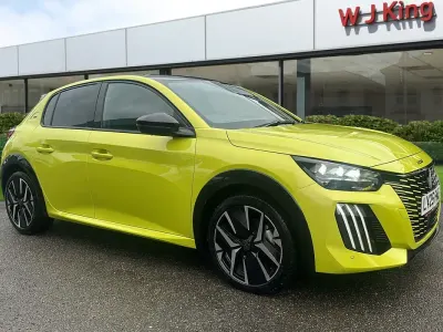Używany Peugeot 208 GT 100 KM (73 kW) 2025 Żółty Hatchback