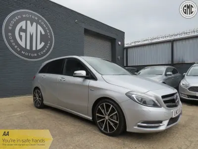 Usado Mercedes B200 2012 Plateado Monovolumen