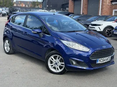 Usado Ford Fiesta Zetec 100 HP (73 kW) 2014 Azul Citadino
