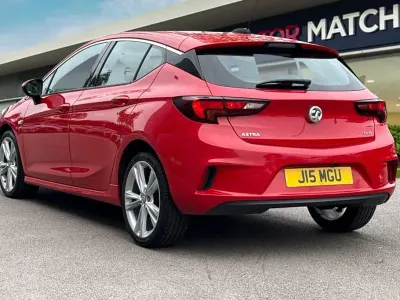 Używany Vauxhall Astra SRi 136 KM (100 kW) 2017 Czerwony Hatchback