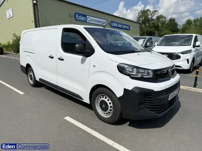 Used Vauxhall Vivaro 145 HP (106 kW) 2024 White MPV