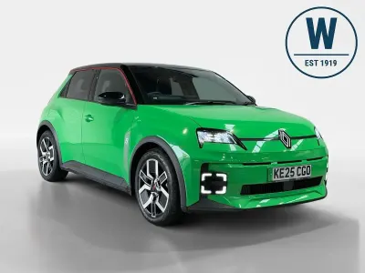 New Renault 5 E-Tech Urban 39 kW (54 HP) 2025 Green Hatchback