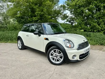 Usado Mini Cooper Hatch 2012 Branco Citadino