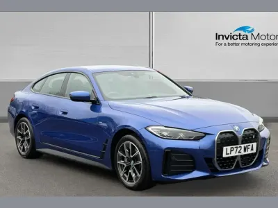 Usado BMW i4 M Sport 250 kW (340 CV) 2023 Azul Berlina