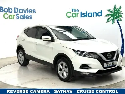 Używany Nissan Qashqai Acenta Premium 140 KM (102 kW) 2021 Biały SUV