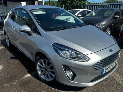 Used Ford Fiesta Titanium 100 HP (73 kW) 2018 Silver Hatchback