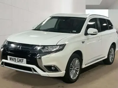 Used Mitsubishi Outlander P-HEV 2019 White SUV