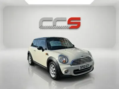 Używany Mini Cooper Hatch 122 KM (89 kW) 2012 Biały Hatchback