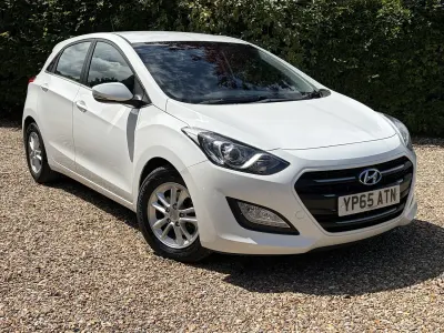 Used Hyundai i30 SE 110 HP (80 kW) 2015 White Hatchback