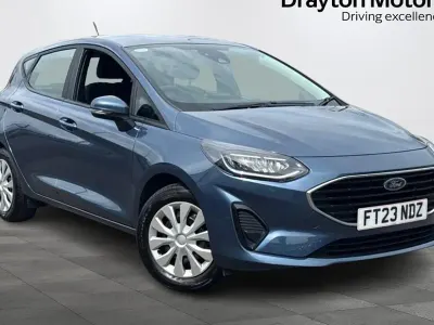 Begagnad Ford Fiesta Trend 75 HK (55 kW) 2023 Blå Halvkombi