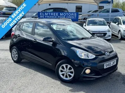 Gebraucht Hyundai i10 Edition 67 PS (49 kW) 2015 Schwarz Kleinwagen