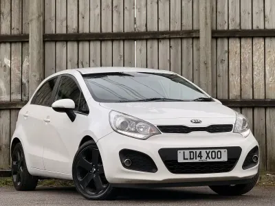 Used Kia Rio 2014 White Hatchback