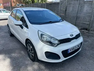 Used Kia Rio 84 HP (61 kW) 2013 White Hatchback