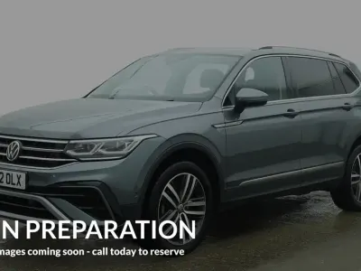 Usado VW Tiguan Allspace Elegance 150 HP (110 kW) 2022 Cinzento SUV