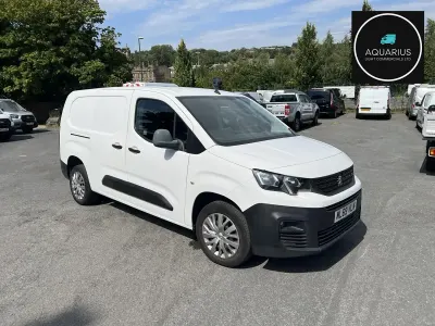 Used Peugeot Partner 100 HP (73 kW) 2019 White MPV