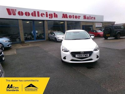 Used Mazda 2 2015 White Hatchback