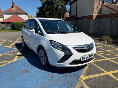 Used Vauxhall Zafira SRi 170 HP (125 kW) 2014 White MPV