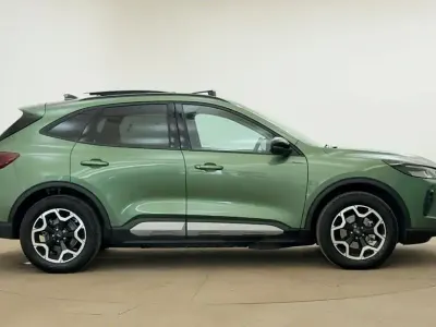 Usado Ford Kuga Active 183 HP (134 kW) 2025 Verde SUV