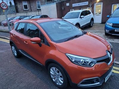 Used Renault Captur Expression+ 90 HP (66 kW) 2013 Orange SUV