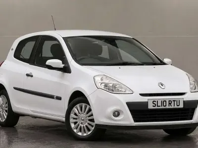 Used Renault Clio 2010 White Hatchback