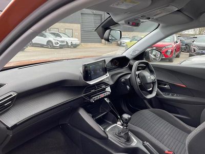 Used Peugeot 2008 Active+ 100 HP (73 kW) 2022 Orange SUV
