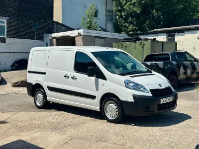 Used Peugeot Expert 163 HP (119 kW) 2016 White Van