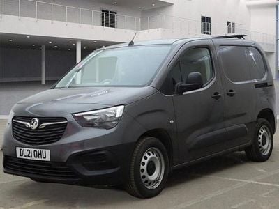 Used Vauxhall Combo 100 HP (73 kW) 2021 Grey MPV