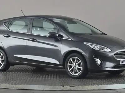 Używany Ford Fiesta Zetec 85 KM (62 kW) 2017 Szary Hatchback