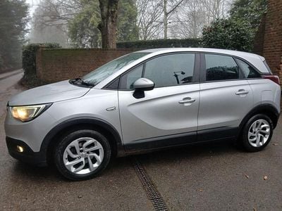 Sovereign silver metallic Used 2017 Vauxhall Crossland X SUV | £5,250