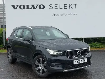 Begagnad Volvo XC40 Inscription 163 HK (119 kW) 2021 Svart SUV