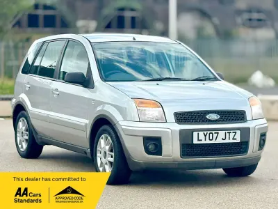 Used Ford Fusion Zetec 68 HP (50 kW) 2007 Silver Hatchback