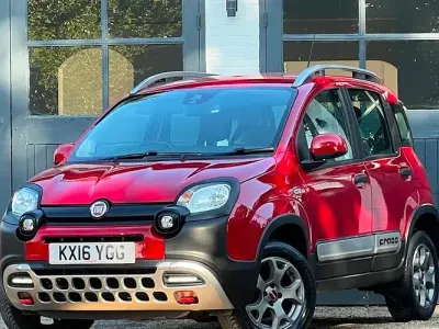 Used Fiat Panda Cross Cross 90 HP (66 kW) 2016 Red Hatchback