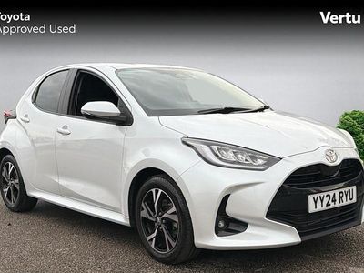 Used Toyota Yaris Hybrid Design 116 HP (85 kW) 2024 White Hatchback
