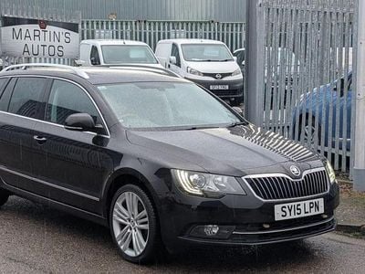 Black Used 2015 Skoda Superb Elegance Estate | £7,950 (Fair price)