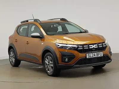Begagnad Dacia Sandero Expression 100 HK (73 kW) 2024 Orange Halvkombi