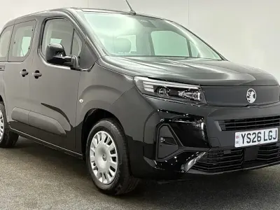 Novo Vauxhall Combo Design Edition 101 HP (74 kW) 2026 Monovolume