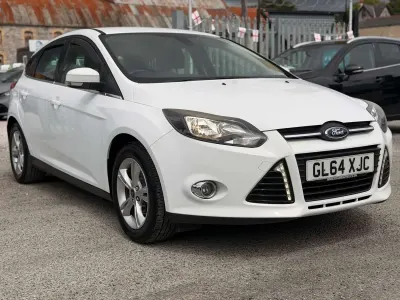 Used Ford Focus Zetec 2015 White Hatchback