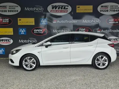 Used Vauxhall Astra SRi 110 HP (80 kW) 2020 White Hatchback