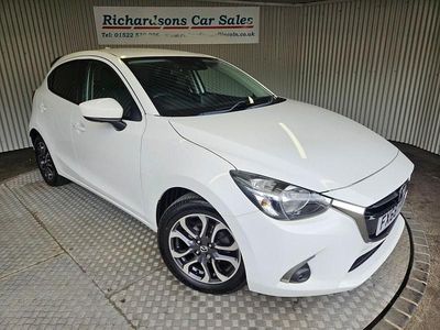 Used Mazda 2 Inclusive 90 HP (66 kW) 2018 White Hatchback